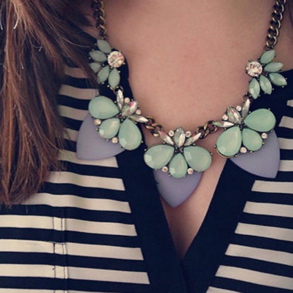 *Final Price Reduction* BaubleBar Purple & Mint Statement Necklace - Picture 2 of 3